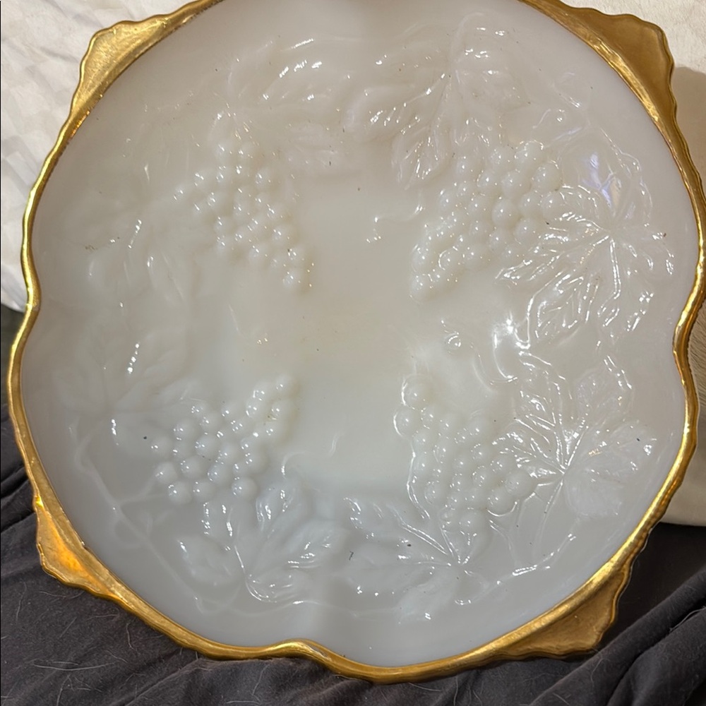 Elegant White and Gold vintage Anchor Hocking Glass Decorative Square Bowl